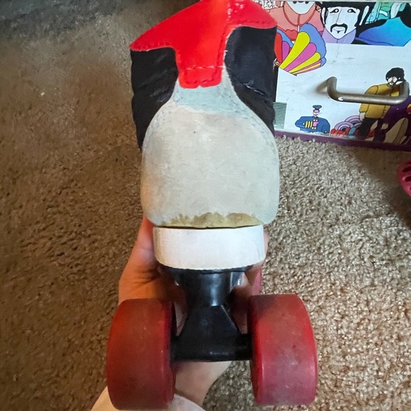 European 1990’s Street Teens skates. Bought in France Way cool! One of a kind! - Picture 4 of 5